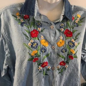 Vintage embroidered top!